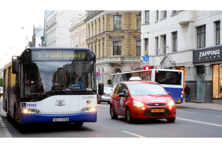 Mirušo piemiņas dienā, 24. novembrī, 11., 36., 39. un 48. autobusa, kā arī 11. tramvaja maršrutā tiks nodrošināti ...