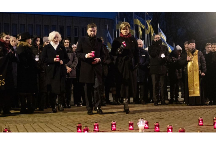 Ārlietu ministre pieminēja Ukrainas aizstāvjus