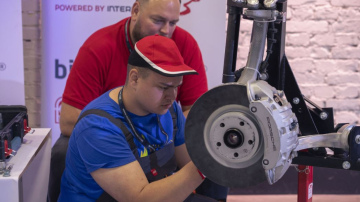 Sākas Latvijas labākā jaunā automehāniķa meklējumi - “Young Car Mechanic 2025”