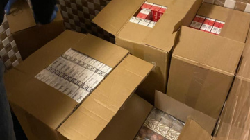 Valsts policija pie jelgavnieka atrod un izņem narkotikas, cigaretes, šaujamieroci un tā munīciju