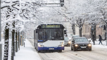 Ziemassvētkos sabiedriskais transports kursēs pēc brīvdienu grafika, savukārt 28. decembrī, sestdienā, pēc darba dienu..