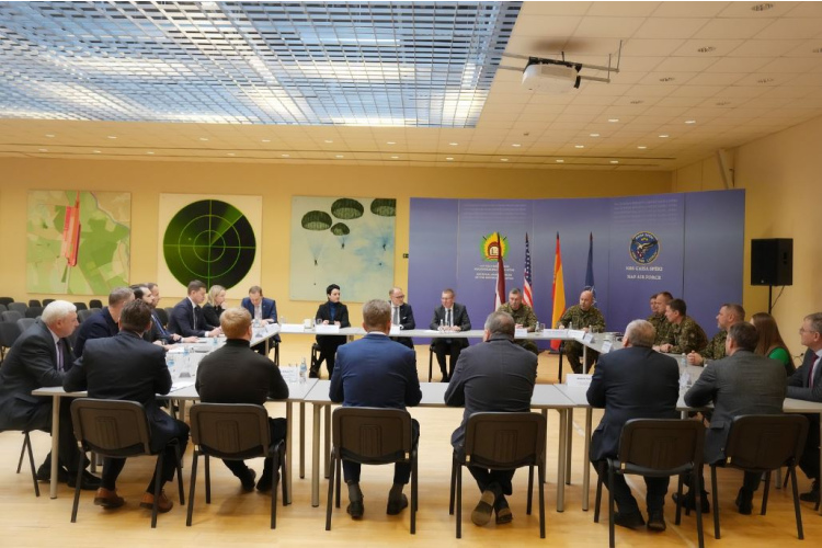 Valsts prezidents Militārās padomes sanāksmē Gaisa spēku bāzē Lielvārdē: spēku un spēju gatavība ir mūsu prioritāte