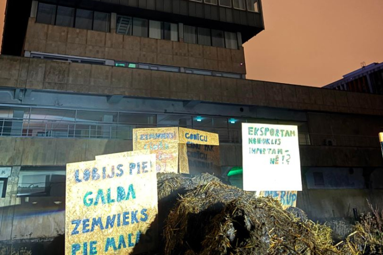 Lopkopības nozare protestē pret reformu, ko plāno ieviest Zemkopības ministrija