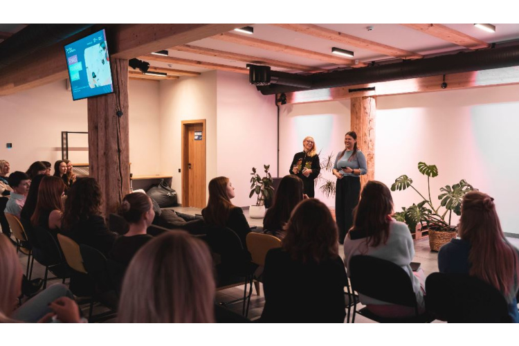 Sieviešu – uzņēmēju iniciatīva “Female Founders Lunch” šosezon pulcējusi vairāk nekā 350 dalībnieces