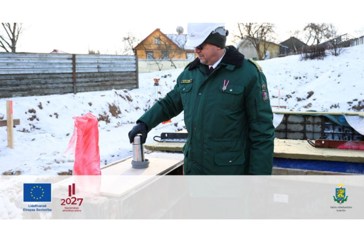 Rēzeknē svinīgi iemūrēta vēstījuma kapsula Kinoloģijas centra pamatos
