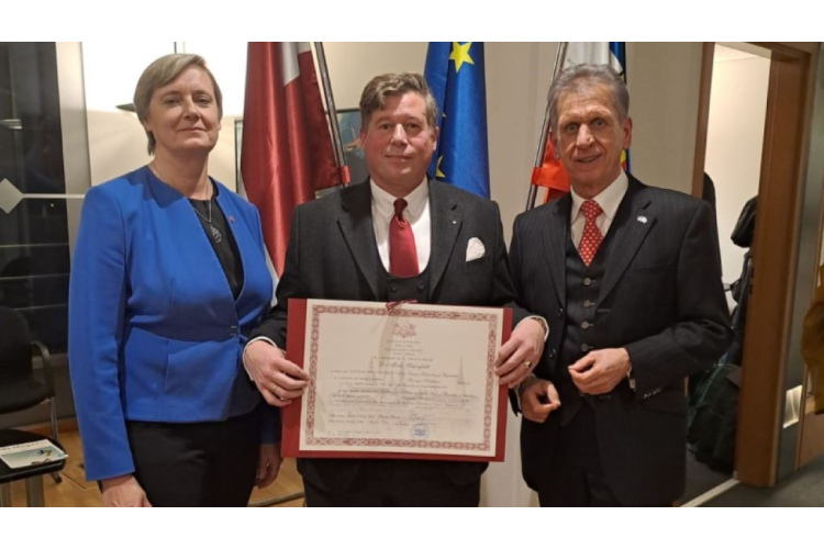Ķīlē atvērts Latvijas goda konsulāts