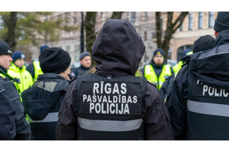 Rīgā nākamgad plānots ievērojami stiprināt drošības jomu – palielinās atalgojumu pašvaldības policijai un finansējumu ..