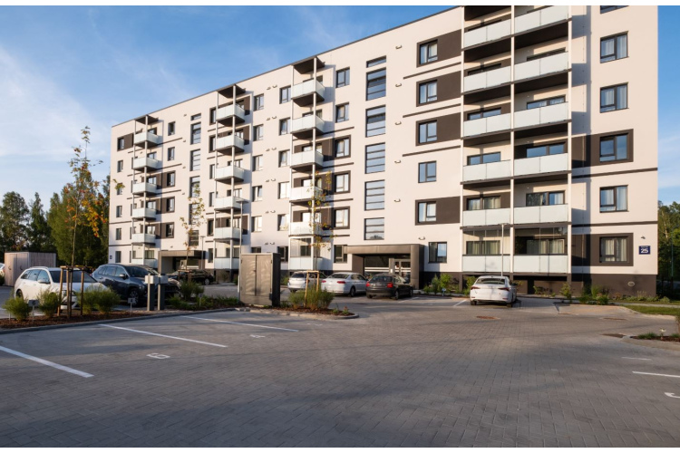 “Bonava Latvija” projektā saules paneļos iegūtā enerģija nosedz mājas iedzīvotāju koplietošanas elektrības izmaksas...