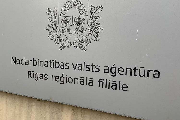 Darbs atrasts tālu no mājām? NVA piedāvā iespēju saņemt transporta vai īres izdevumu kompensāciju!