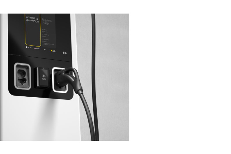Jaunais ABB elektroauto uzlādes risinājums C50 – izdevīgs uzņēmējiem un ērts auto vadītājiem