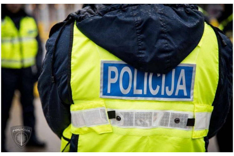 Valsts policija aicina atsaukties aculieciniekus ceļu satiksmes negadījumam Rīgā, Lāčplēša ielā