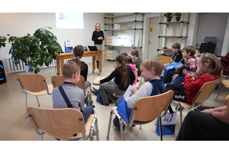 Bolderājas bibliotēkas dārzā taps jauns labiekārtojums bibliotēkas pakalpojumu un kultūras norišu baudīšanai