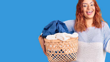 Šo kļūdu pieļauj 90% cilvēku – iemesls, kāpēc veļas pulveris nedarbojas