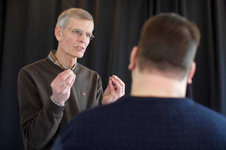 Zeķes, pulkstenis un citas lietas: dāvanas, ko nevajag vīrietim dāvināt