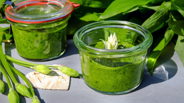 Šis neparastais pesto no ķiploku dīgstiem iekaros pat itāļus