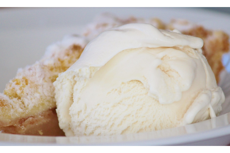 Viegli pagatavojams saldējums mājās - recepte, kurai jau ir 75 gadi