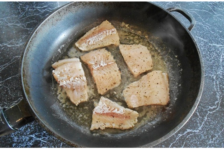 7 kļūdas, kuru dēļ zivis izjūk un pielīp pie pannas