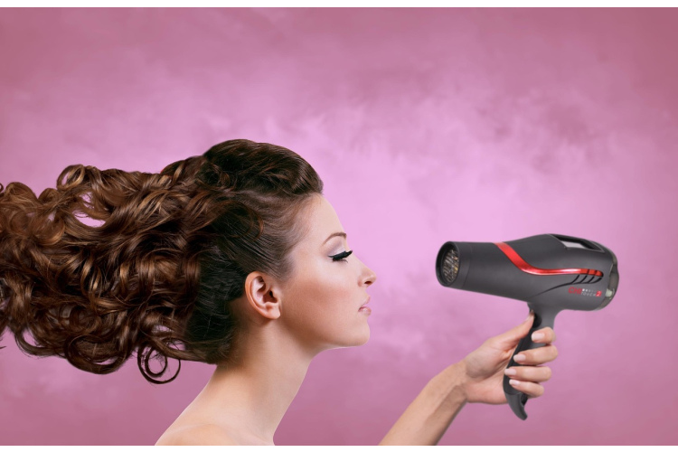 Matu žāvētājs var būt labs ne tikai matiem – sadzīves triki, ko pielietot mājsaimniecībā