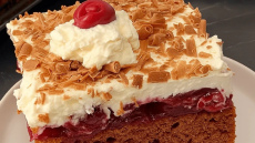 Ķiršu torte “Melnais mežs” - izcili garda deserta recepte