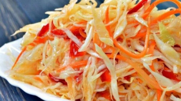 Marinēti kāposti ar vīnogām, kad gatavi jau 24 stundās – pat vīramāte būs iepriecināta