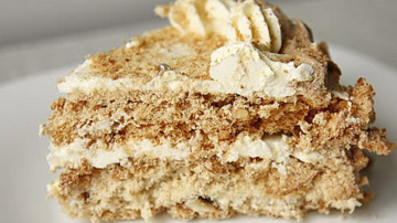 Kijevas torte – perfekts deserts svētkiem no ukraiņu virtuves