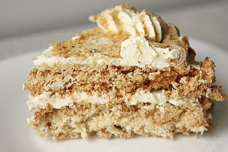 Kijevas torte – perfekts deserts svētkiem no ukraiņu virtuves