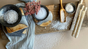 Nepārspēta metode no 90tajiem - ko sāls paveic jūsu veļas mašīnā