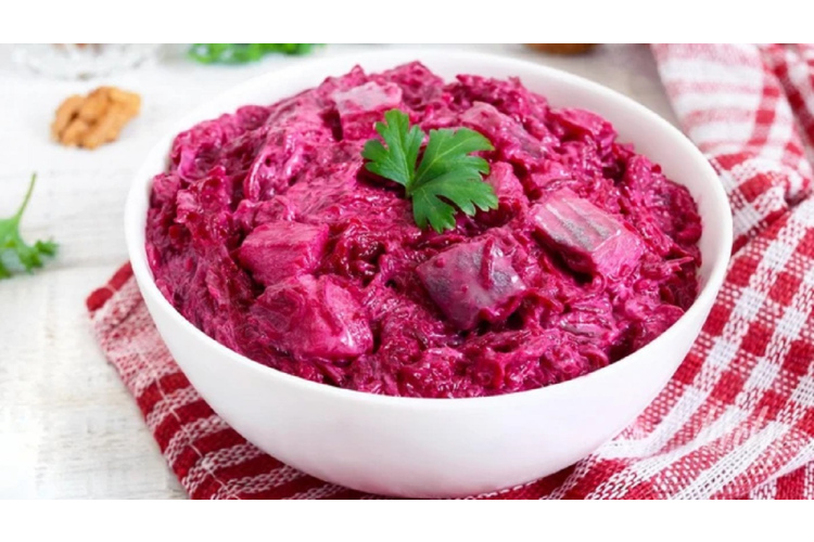 Salāti “Slinkā siļķe” - recepte interesantam ēdienam