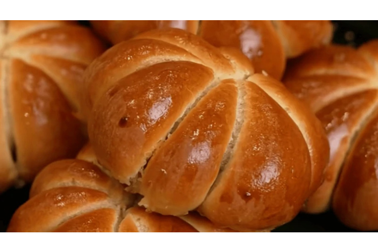 Mini “ķirbju” picas ar sieru un sēnēm - populāra recepte no TikTok