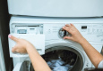 Viegls veids, kā no veļas mazgājamās mašīnas cilindra noņemt nepatīkamas smakas