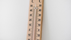 Noskaidrots, kādu temperatūru iestatīt termostatā, lai izvairītos no mitruma un pelējuma veidošanās