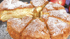 Kā pagatavot klasisko vecmāmiņas Ritas šarlotes kūku - soli pa solim recepte