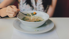 Šefpavārs atklāj perfekta buljona noslēpumus - kāpēc sāls ir kļūda