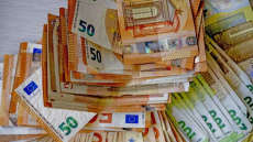 Zelta mēness horoskops 2025. gada 15. novembrim; Dvīņiem liela naudas veiksme, Auniem jābūt piesardzīgiem