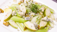 Selerija – 3 vienkārši un veselīgi salāti, kurus pagatavot no šī produkta