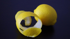 Šī ir visnoderīgākā daļa: lūk, kā lietot citrona mizu