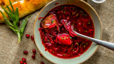 Kāda dīvaina sastāvdaļa padara boršču tik netverami gardu - tā ir katrā ledusskapī