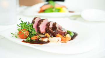 Cepetis būs garšīgāks un sulīgāks, ja to ierīvēsi ar vienu neparastu, bet vienkāršu sastāvdaļu