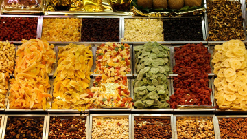 Neuzķerieties uz apmānu tirgū – padomi labu riekstu un žāvētu augļu izvēlei