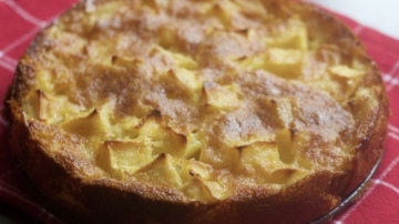 2 ābolu pīrāgi,  no vecmāmiņas recepšu grāmatas – to garšas atgriezīs jūs bērnībā