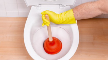 3 veidi, kā likvidēt aizsērējumu tualetē