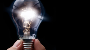 Ar elektrības izslēgšanu vien nepietiek — patiesais iemesls, kāpēc pieaug jūsu elektrības rēķini