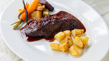 Pavārs dalās ar savu cepto kartupeļu recepti, kurai nepieciešamas tikai 3 sastāvdaļas