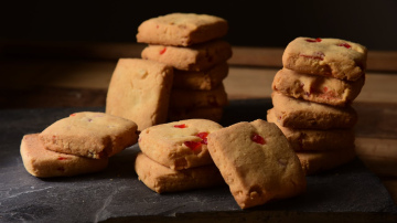 Es pagatavoju tradicionālos skotu īsmaizītes cepumus, kas kūst mutē, izmantojot tikai 3 vienkāršas sastāvdaļas