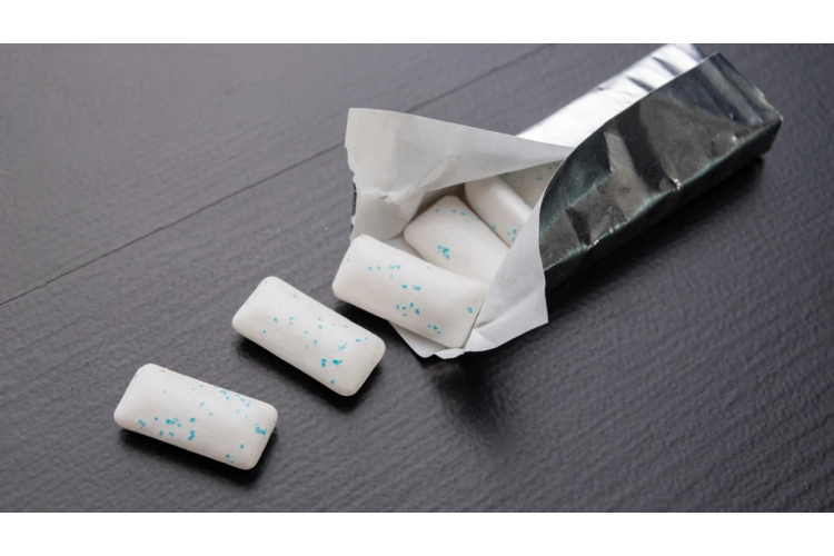 Izrādās, ka košļājamā gumija nav paredzēta tikai svaigai elpai - kāpēc pavāri to košļā virtuvē