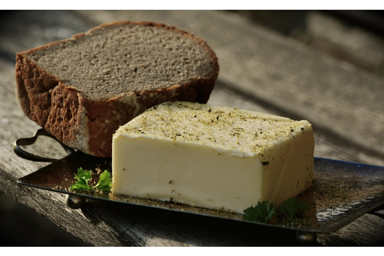 Neparasti, bet ar lielisku rezultātu - 7 triki ar sviestu, kas noderēs jūsu virtuvē