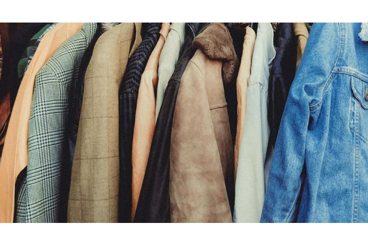 Atjauniniet ziemas jaku bez mazgāšanas vai ķīmiskās tīrīšanas