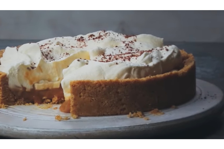 “Banoffee” pīrāgs pēc klasiskas angļu receptes