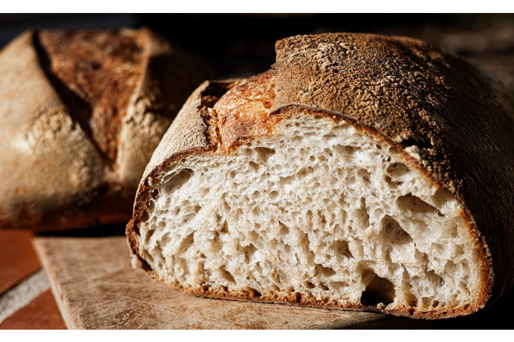 Maize stāvēs daudz ilgāk: vecmāmiņas gudrais triks, kas tiešām darbojas