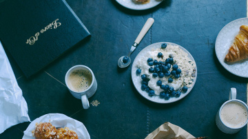 Es padaru auzu putru garšīgāku un krēmīgāku, pievienojot 1 sastāvdaļu — nevis ūdeni